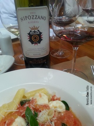 Vinho italiano Nipozzano Riserva Chianti