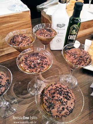 mousse-chocolate-com-azeite-do-chile