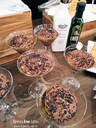 mousse-chocolate-com-azeite-do-chile